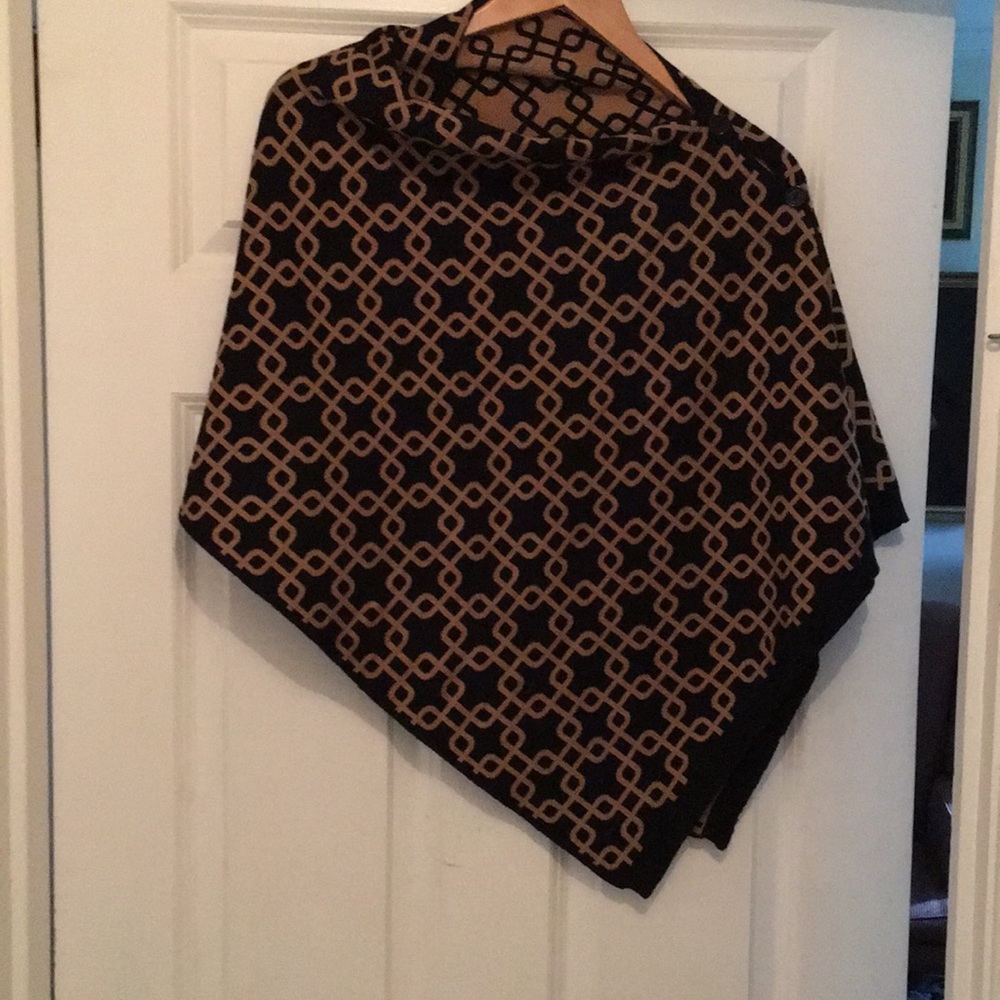 Reversible poncho and scarf